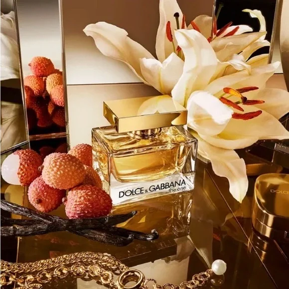 Dolce & Gabbana The One Eau De Parfum, Perfume for Women, 2.5 oz Spray - Picture 4 of 6